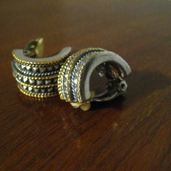 🛍 Mid Century 1960's Silver Gold Clip On Earrings - Picture 4 of 9